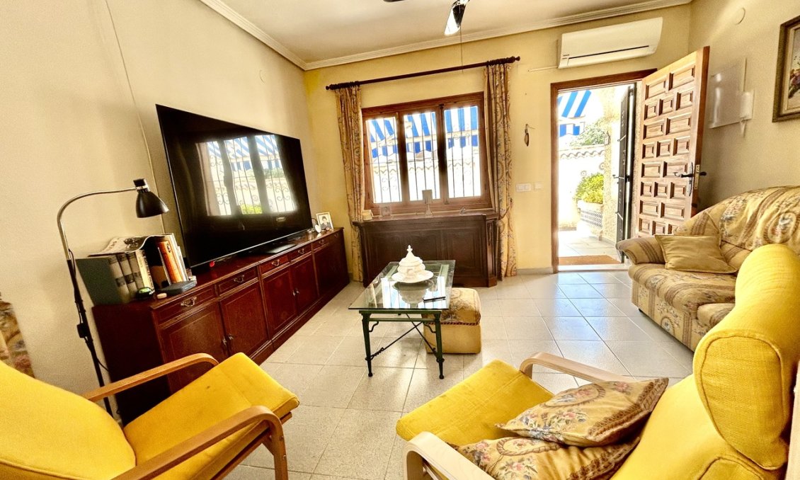 Segunda mano - Villa -
La Zenia - Costa Blanca