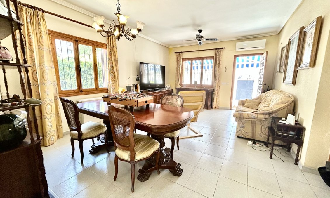 Segunda mano - Villa -
La Zenia - Costa Blanca