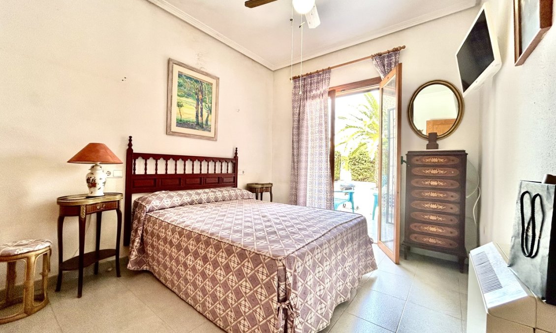 Segunda mano - Villa -
La Zenia - Costa Blanca