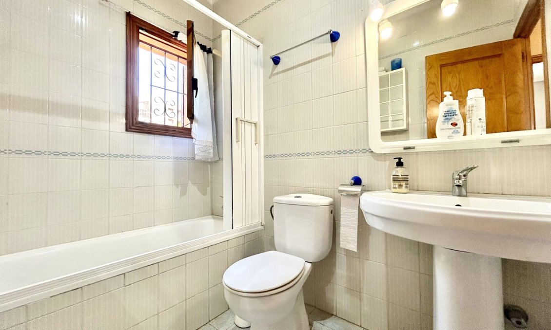 Segunda mano - Villa -
La Zenia - Costa Blanca