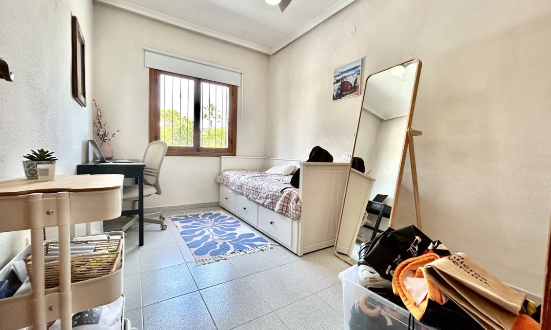 Segunda mano - Villa -
La Zenia - Costa Blanca