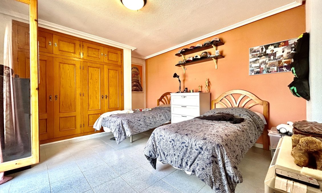 Segunda mano - Villa -
La Zenia - Costa Blanca