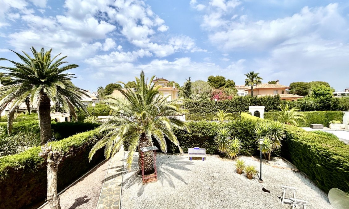 Segunda mano - Villa -
La Zenia - Costa Blanca