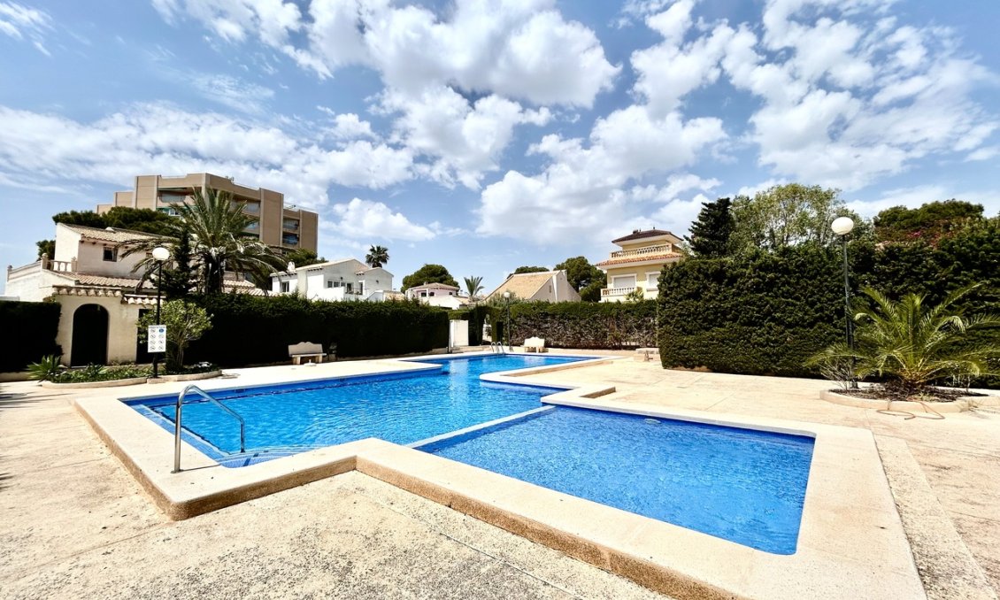 Segunda mano - Villa -
La Zenia - Costa Blanca