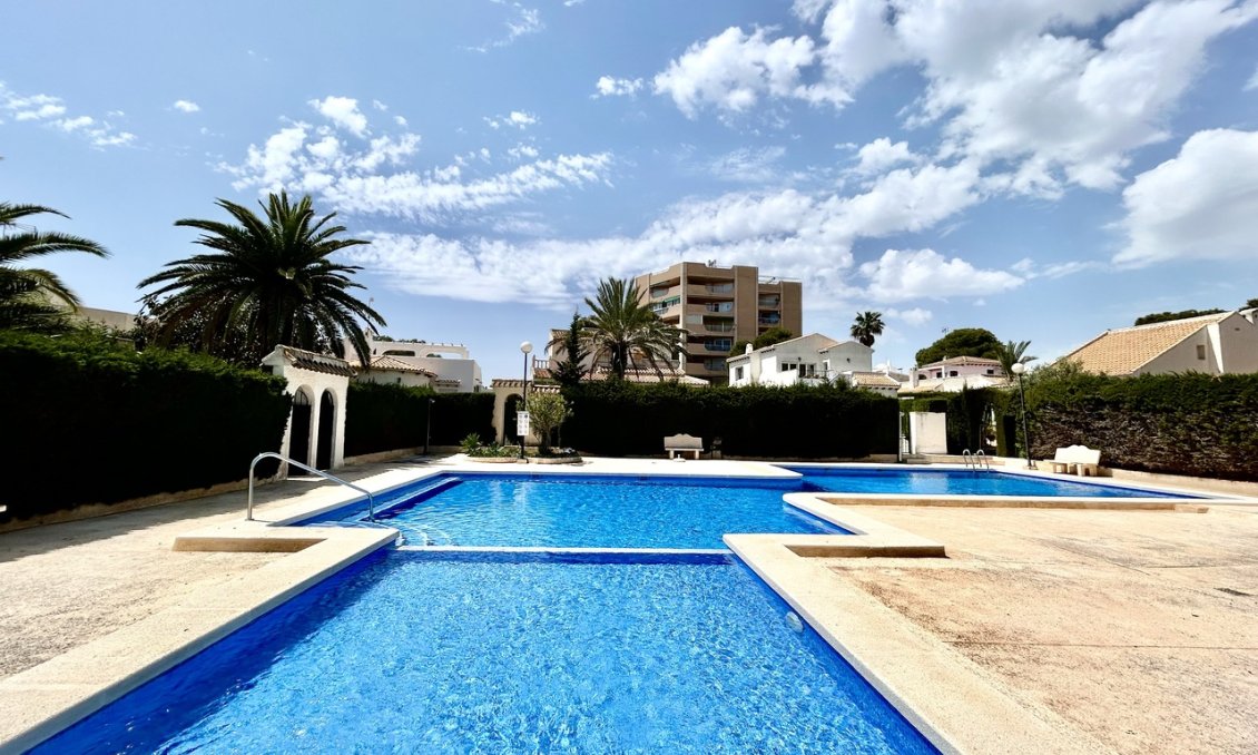 Segunda mano - Villa -
La Zenia - Costa Blanca