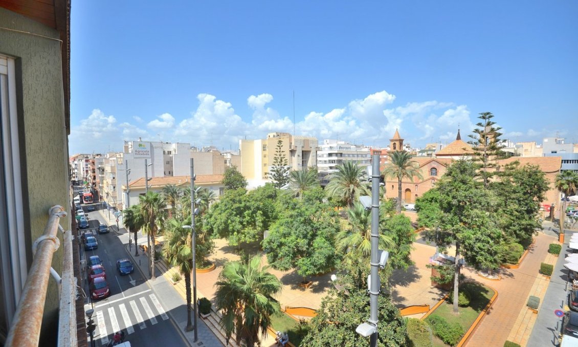 Segunda mano - Apartamento -
Torrevieja - Centro
