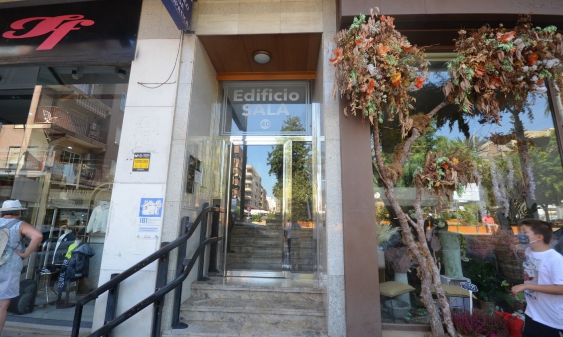 Segunda mano - Apartamento -
Torrevieja - Centro