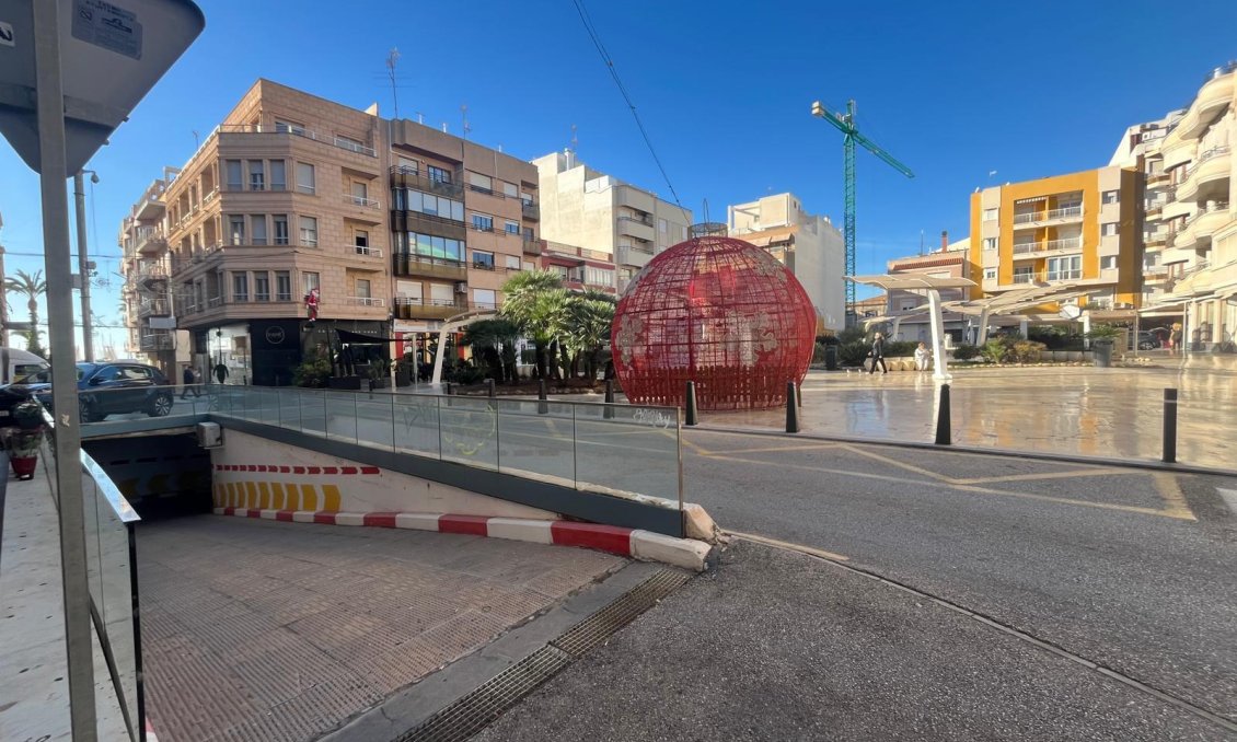 Segunda mano - Apartamento -
Torrevieja - Centro