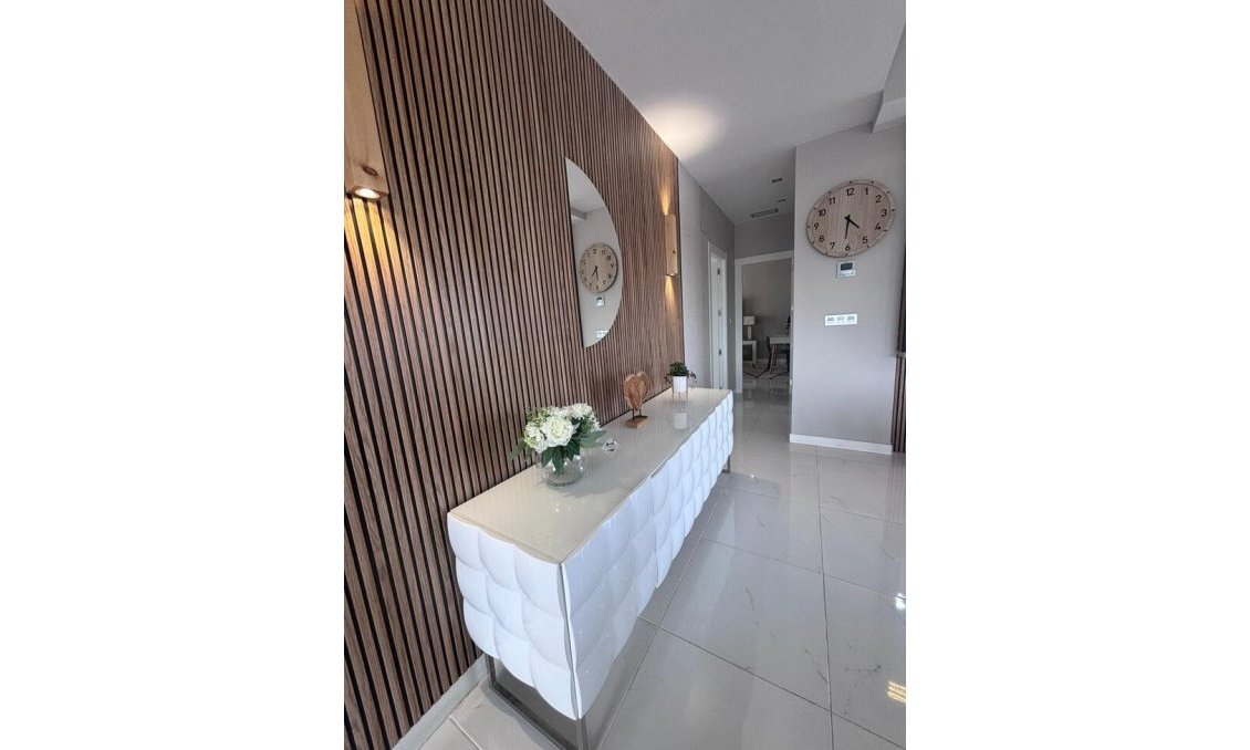 Segunda mano - Villa -
Villamartin - Costa Blanca