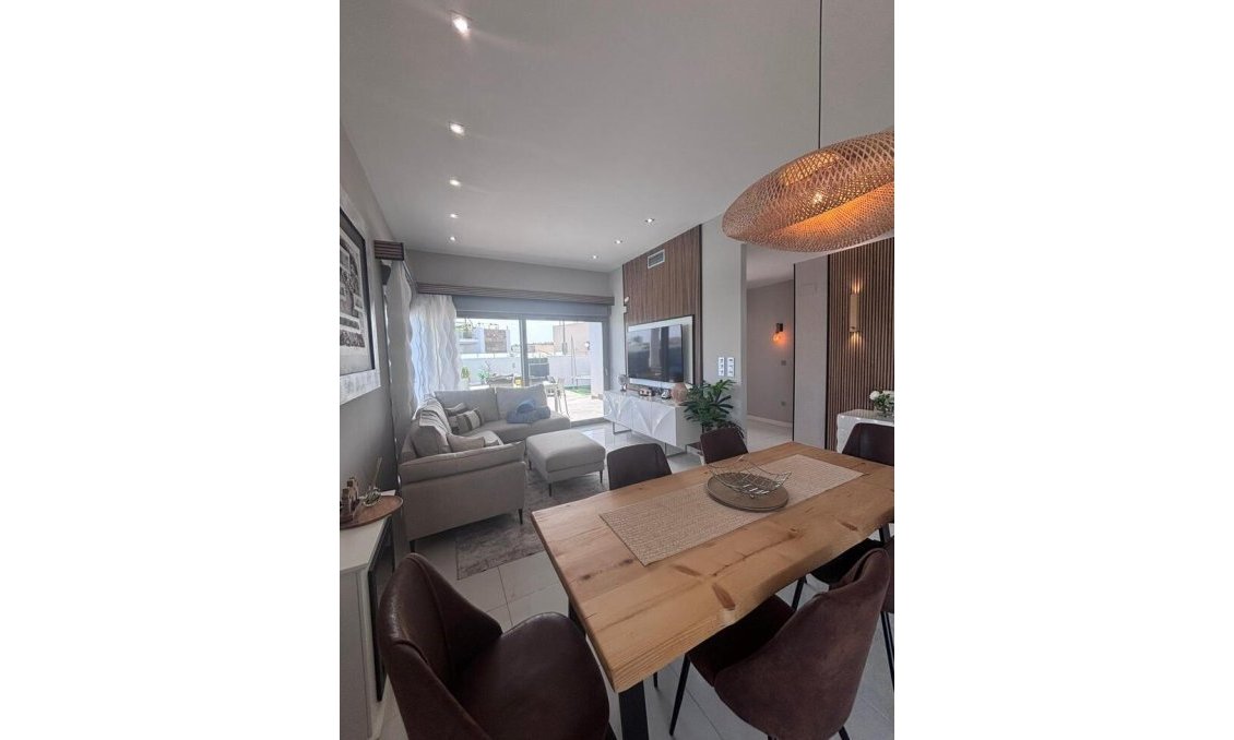 Segunda mano - Villa -
Villamartin - Costa Blanca