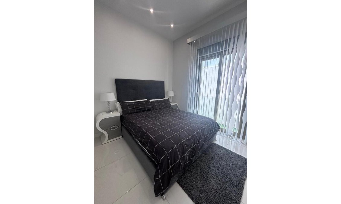 Segunda mano - Villa -
Villamartin - Costa Blanca