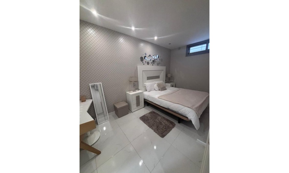 Segunda mano - Villa -
Villamartin - Costa Blanca