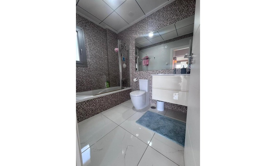 Segunda mano - Villa -
Villamartin - Costa Blanca