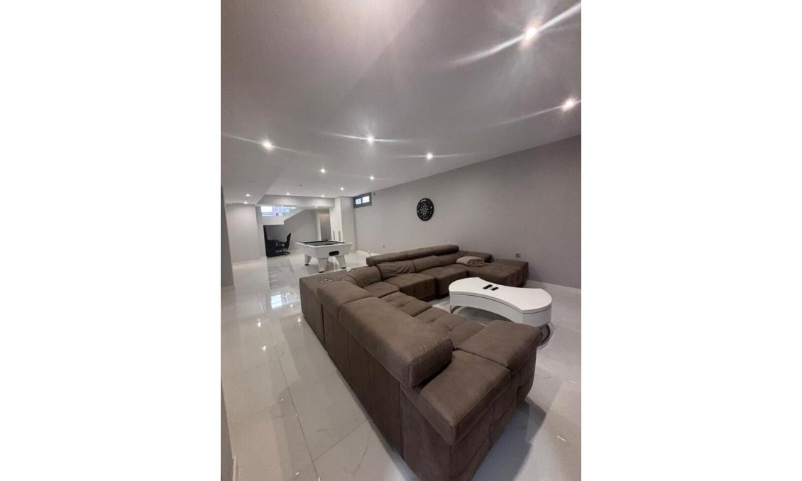 Segunda mano - Villa -
Villamartin - Costa Blanca