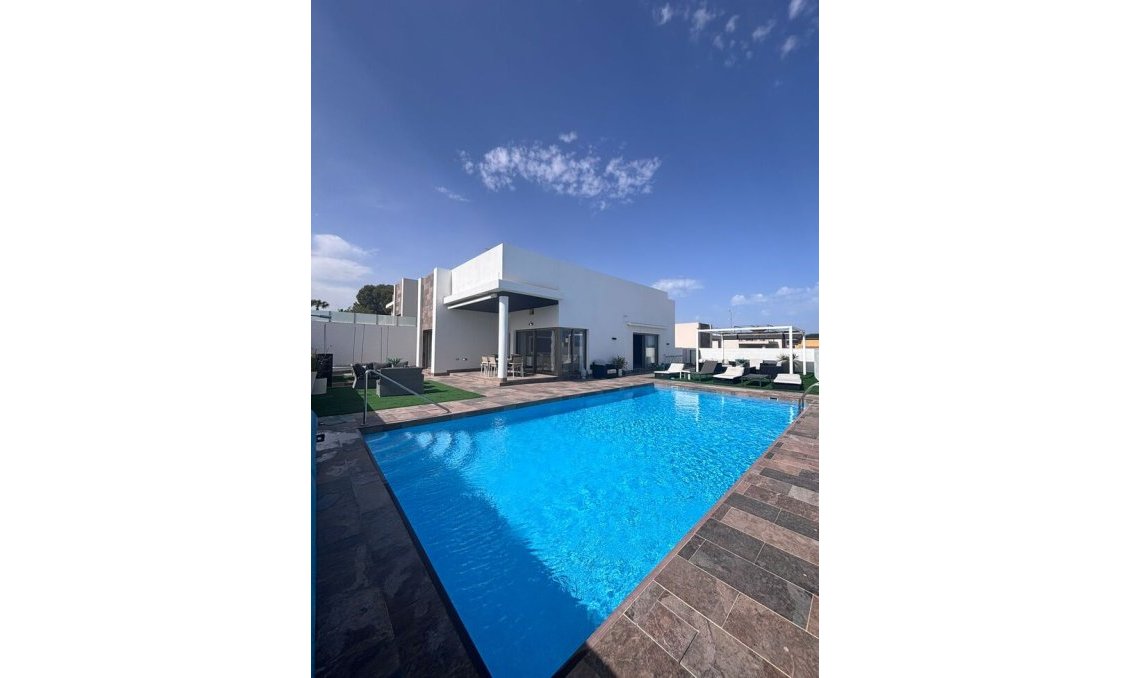 Segunda mano - Villa -
Villamartin - Costa Blanca