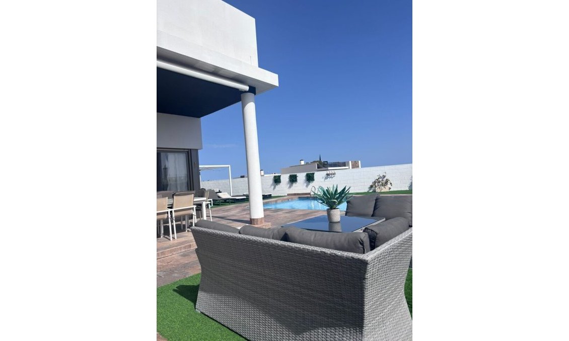 Segunda mano - Villa -
Villamartin - Costa Blanca