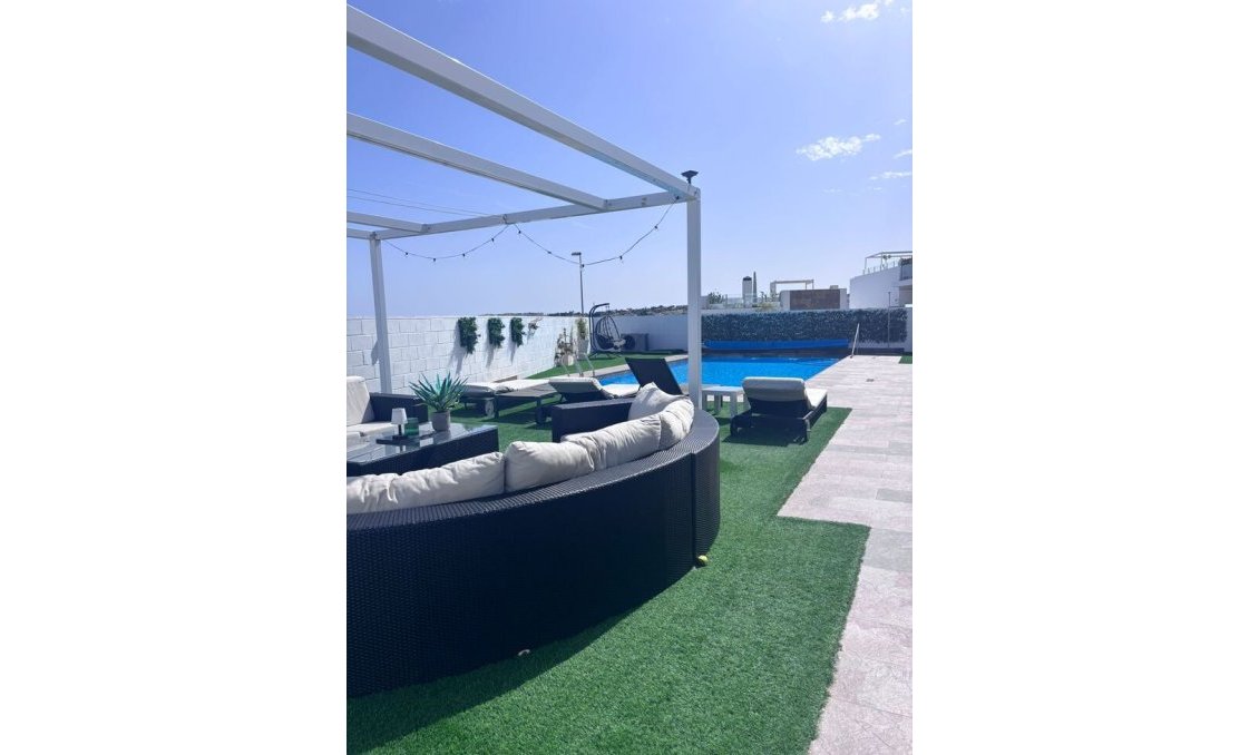 Segunda mano - Villa -
Villamartin - Costa Blanca