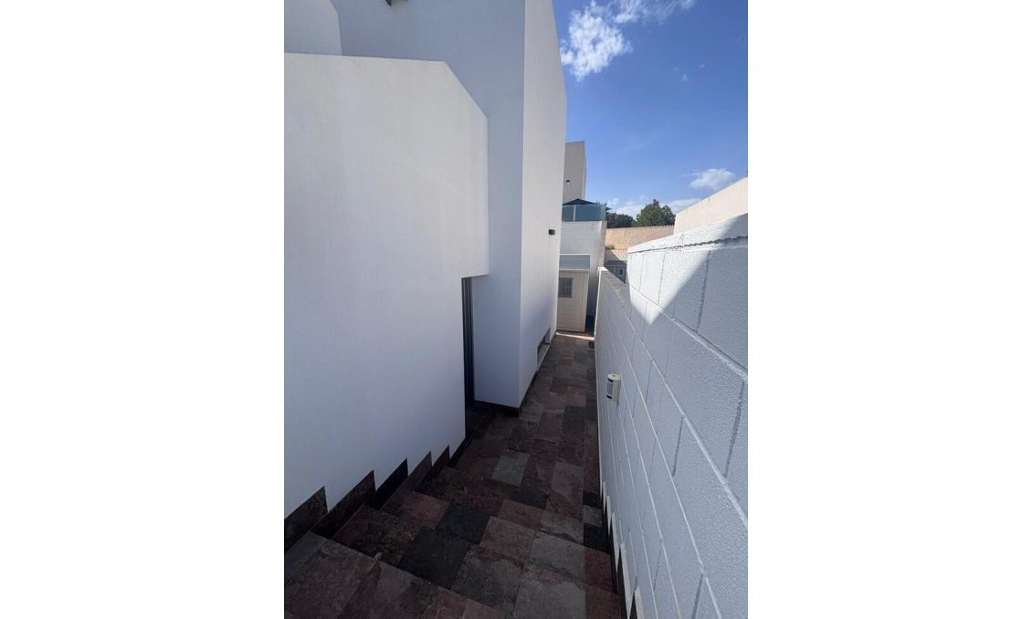 Segunda mano - Villa -
Villamartin - Costa Blanca