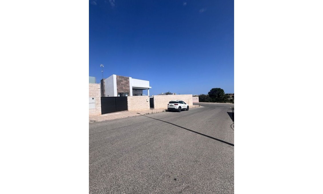 Segunda mano - Villa -
Villamartin - Costa Blanca