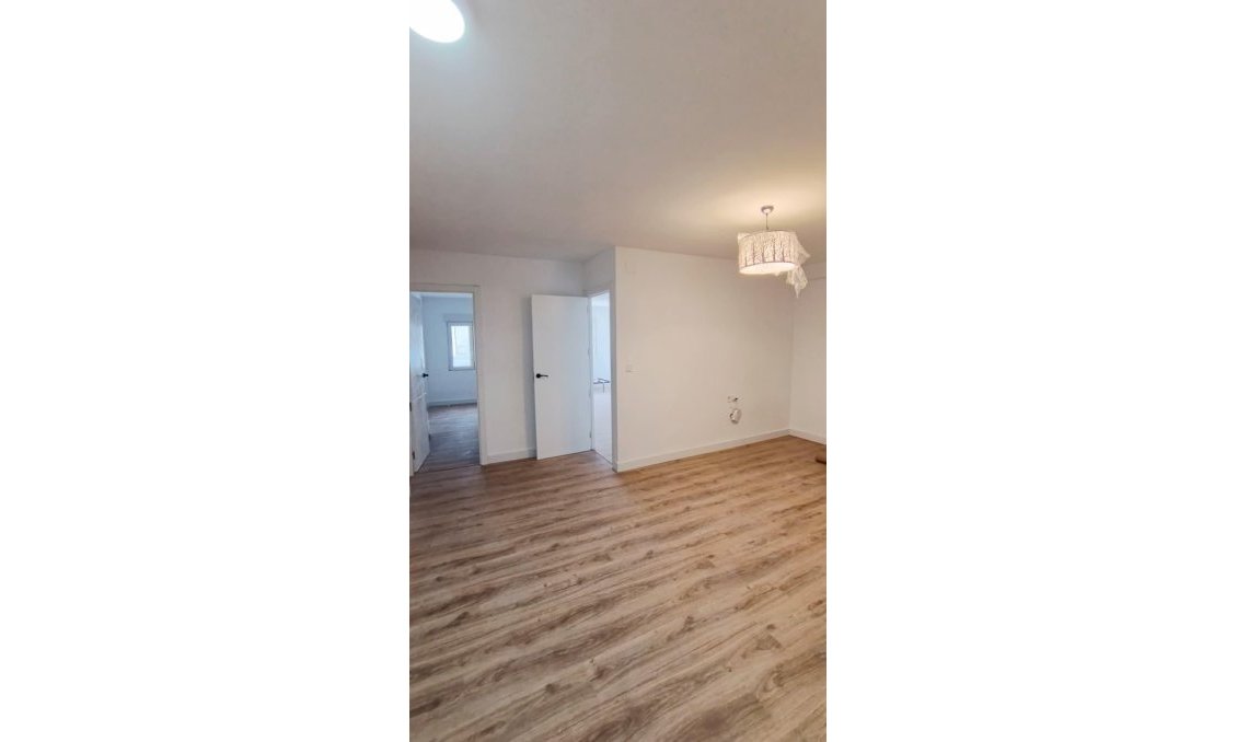 Revente - Appartement -
Torrevieja - Centro