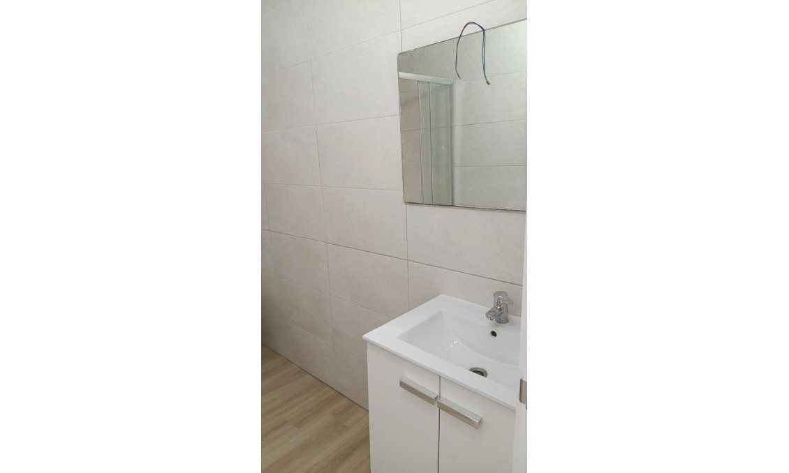 Revente - Appartement -
Torrevieja - Centro