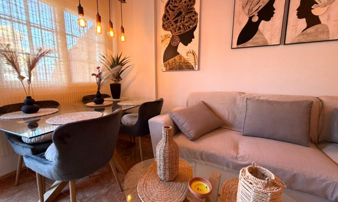 Revente - Semi Detached -
Orihuela Costa - Villamartín