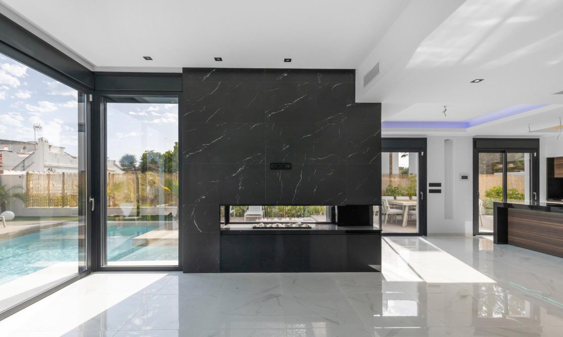 Revente - Villa -
Torrevieja - Torreta Florida