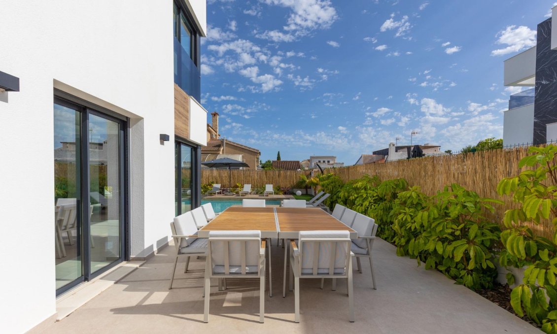 Revente - Villa -
Torrevieja - Torreta Florida