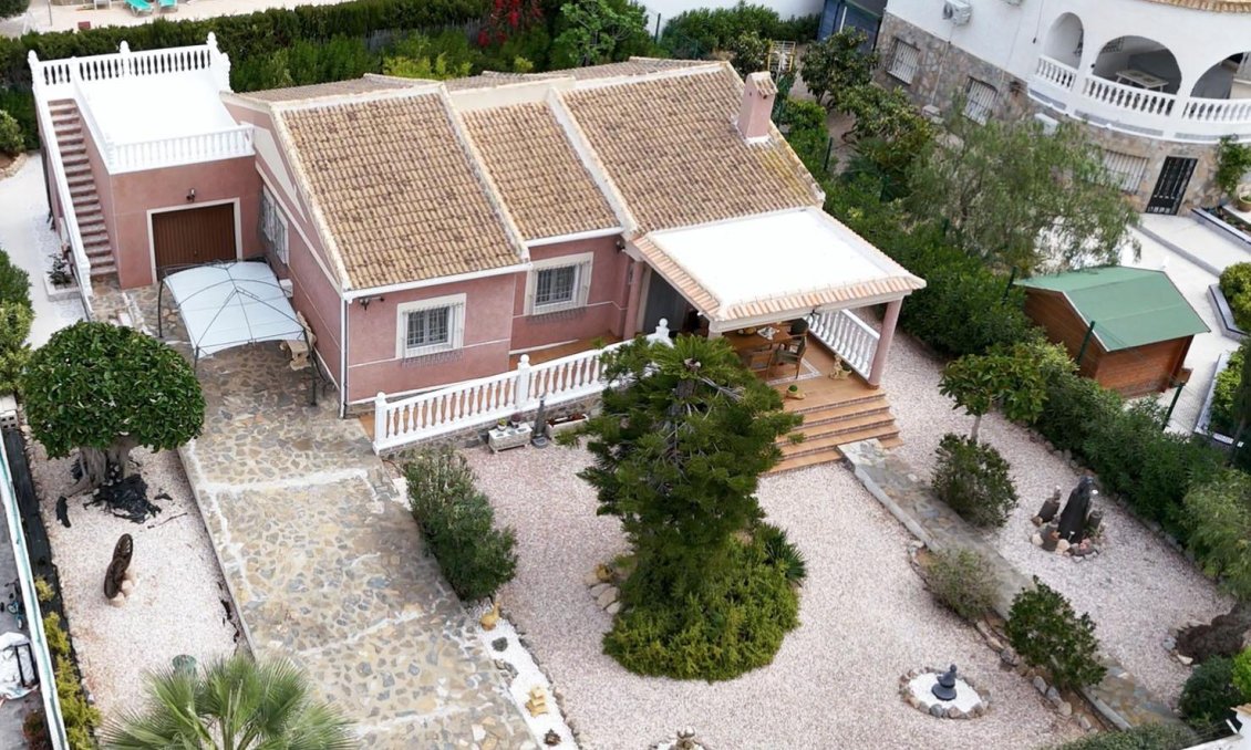 Használt Ingatlanok - Villa -
Torrevieja - La Siesta