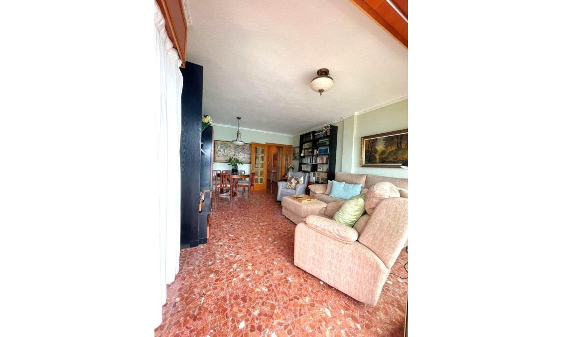 Segunda mano - Apartamento -
Torrevieja - Estacion De Autobuses