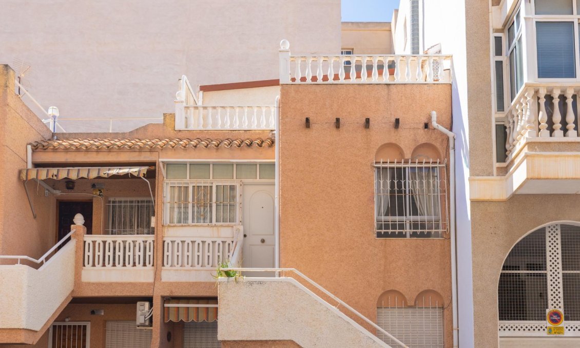 Segunda mano - Bungalow -
Torrevieja - Centro