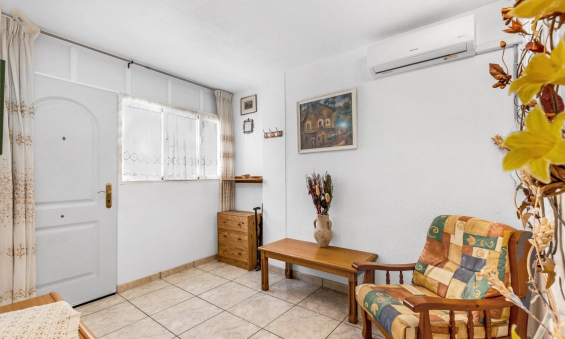 Segunda mano - Bungalow -
Torrevieja - Centro