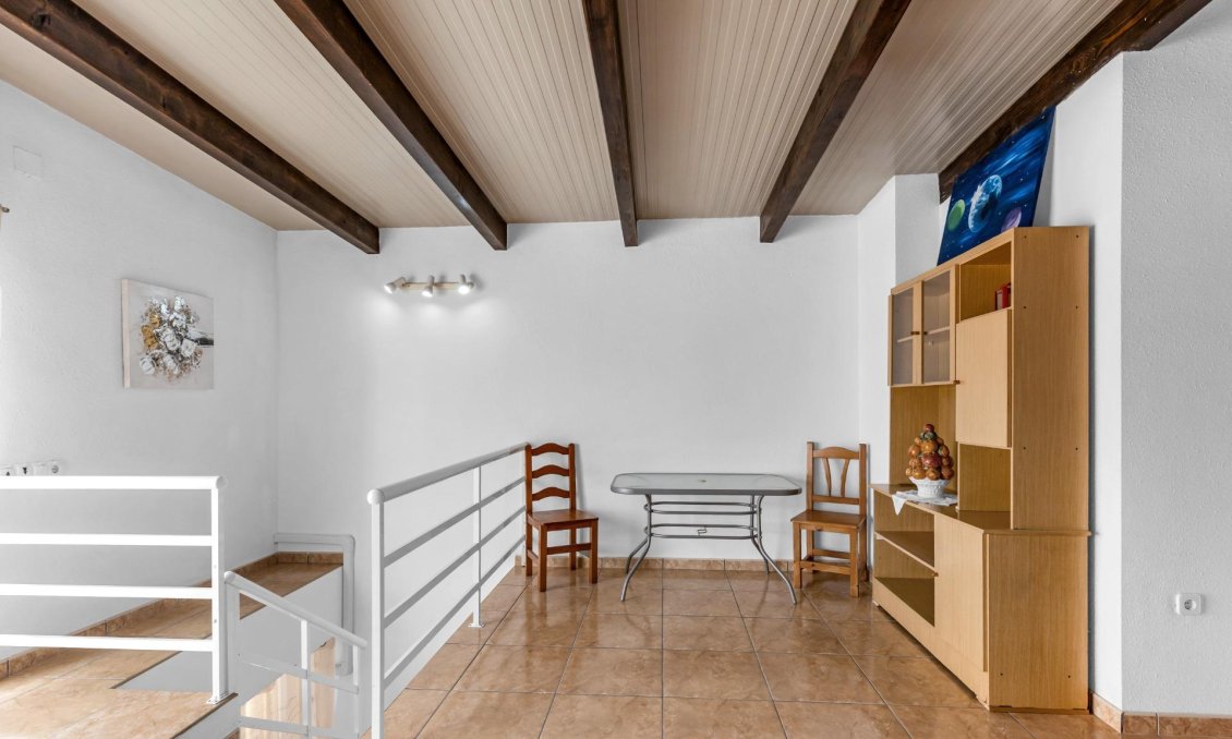 Segunda mano - Bungalow -
Torrevieja - Centro