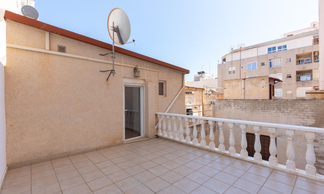 Segunda mano - Bungalow -
Torrevieja - Centro