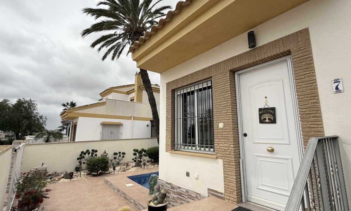 Resale - Town House -
Sucina - Inland