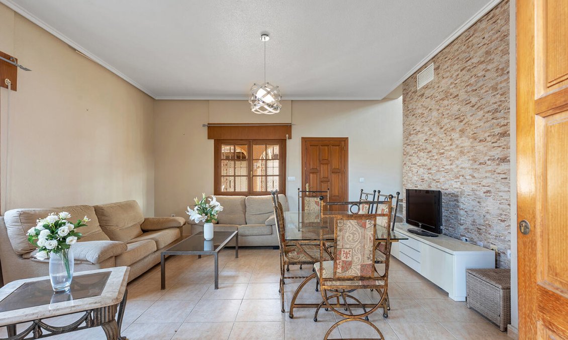 Segunda mano - Villa -
Ciudad Quesada