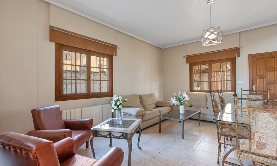 Segunda mano - Villa -
Ciudad Quesada