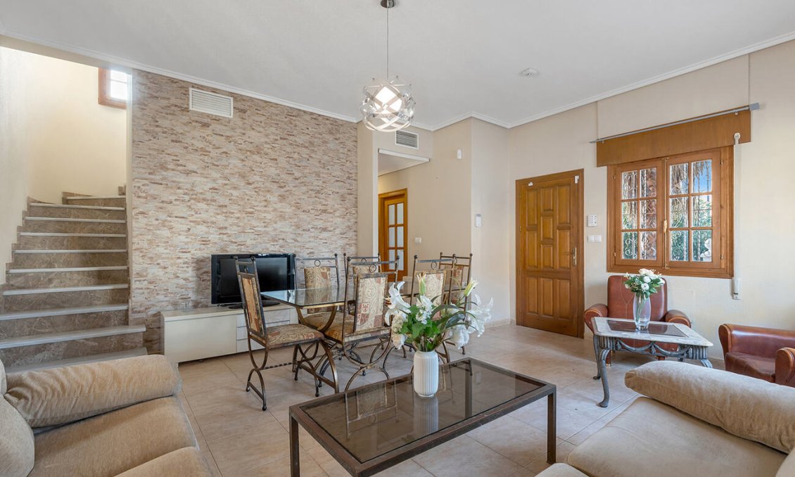 Segunda mano - Villa -
Ciudad Quesada