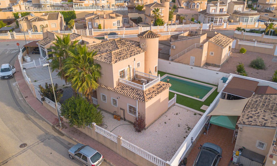 Segunda mano - Villa -
Ciudad Quesada