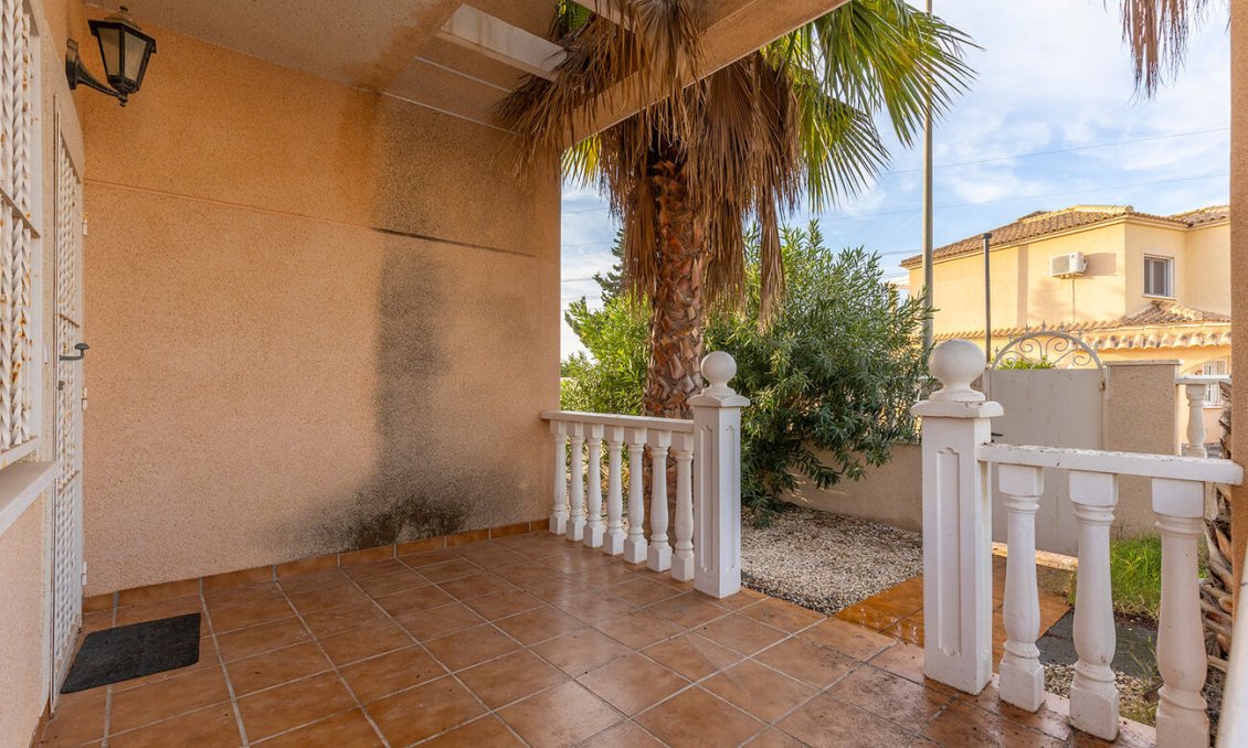 Segunda mano - Villa -
Ciudad Quesada