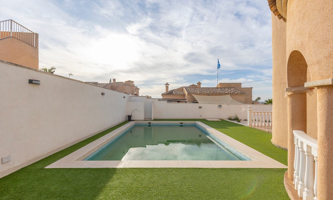 Segunda mano - Villa -
Ciudad Quesada