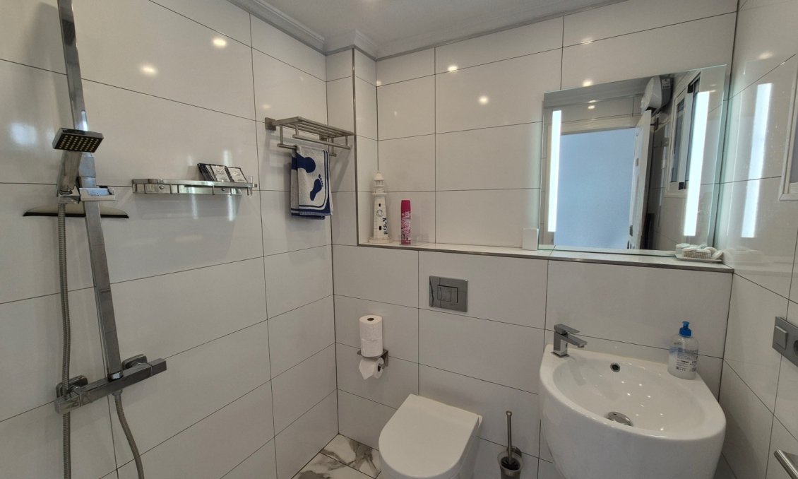 Wiederverkauf - Wohnung -
San Miguel de Salinas - Inland