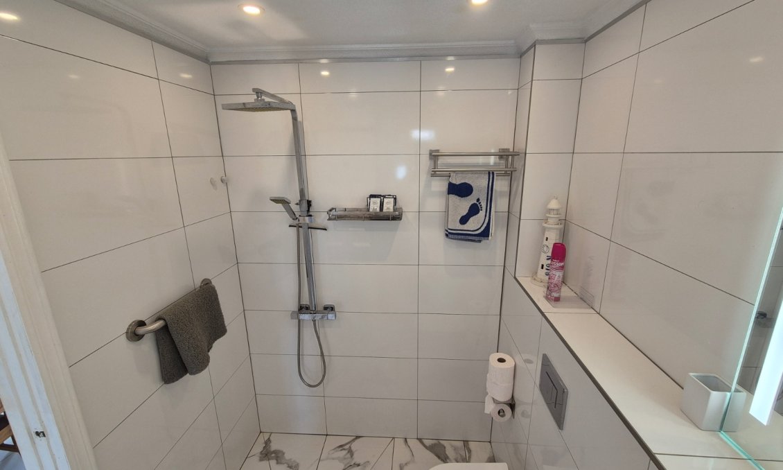 Wiederverkauf - Wohnung -
San Miguel de Salinas - Inland