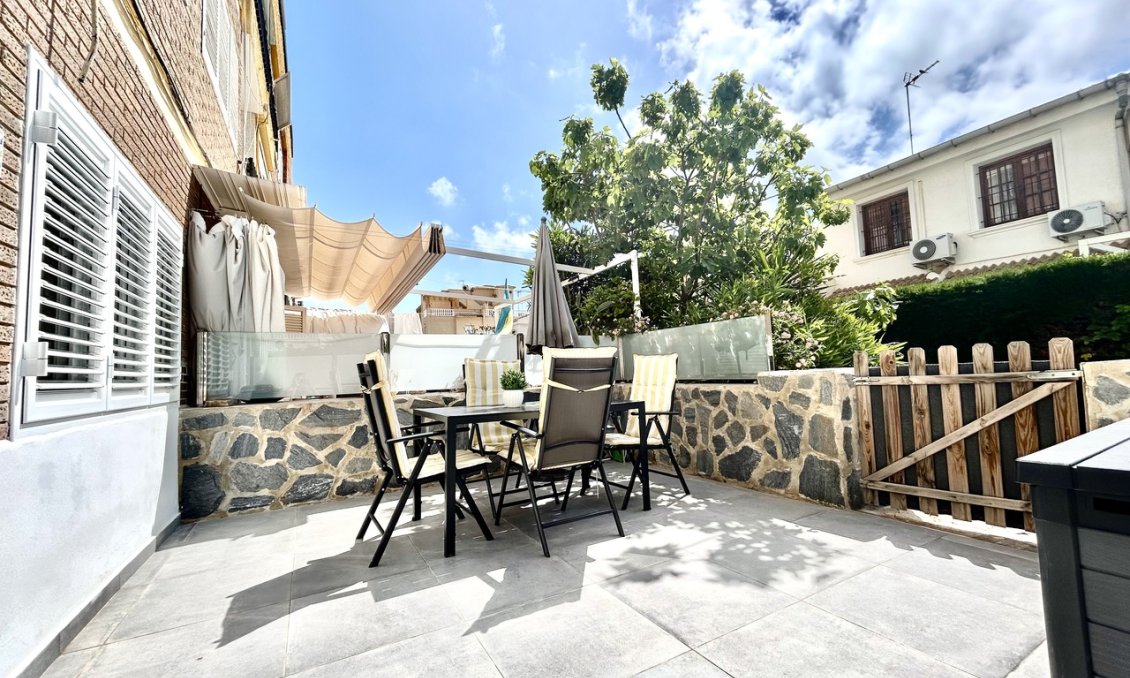 Használt Ingatlanok - Apartman -
La Zenia - Costa Blanca