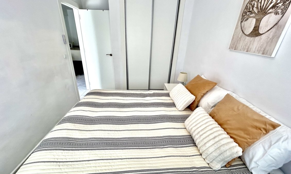 Használt Ingatlanok - Apartman -
La Zenia - Costa Blanca