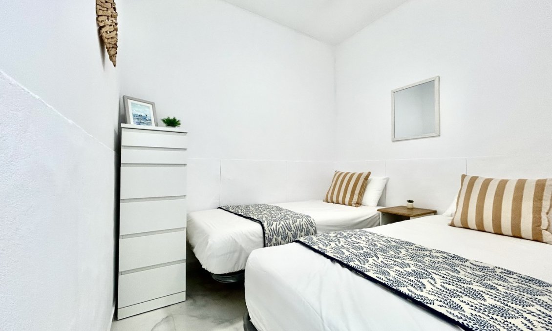 Használt Ingatlanok - Apartman -
La Zenia - Costa Blanca