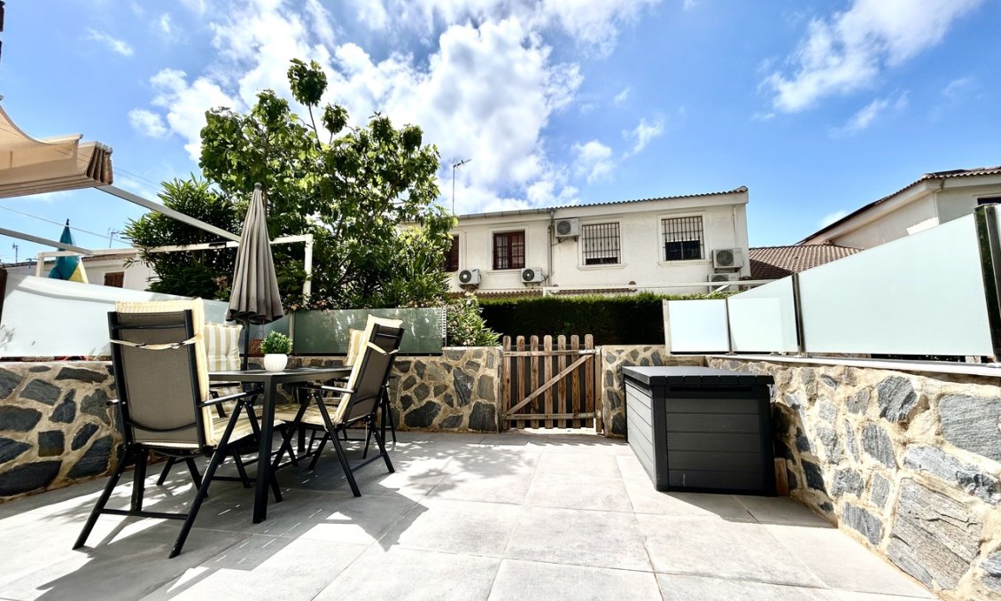 Használt Ingatlanok - Apartman -
La Zenia - Costa Blanca