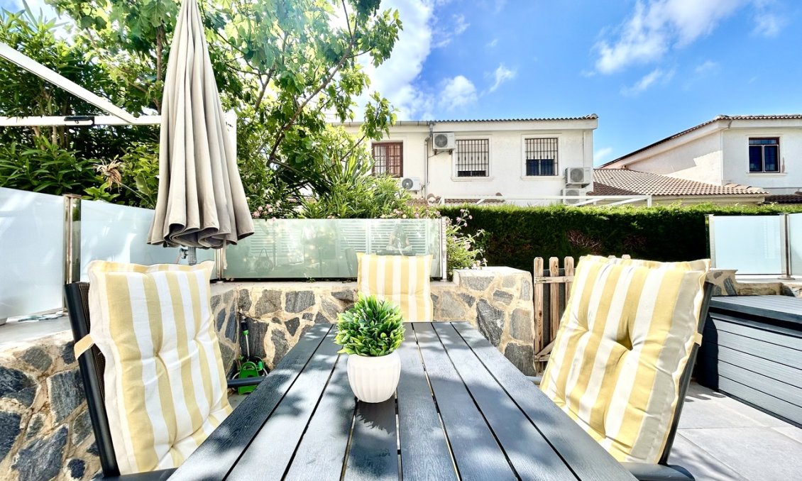 Használt Ingatlanok - Apartman -
La Zenia - Costa Blanca