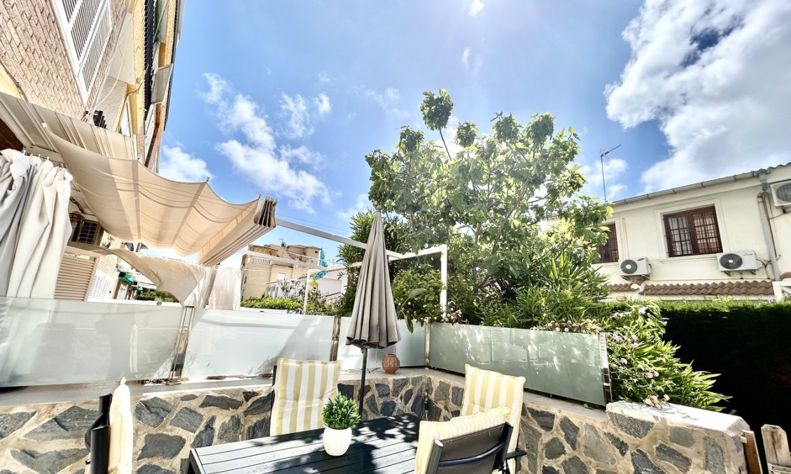 Használt Ingatlanok - Apartman -
La Zenia - Costa Blanca