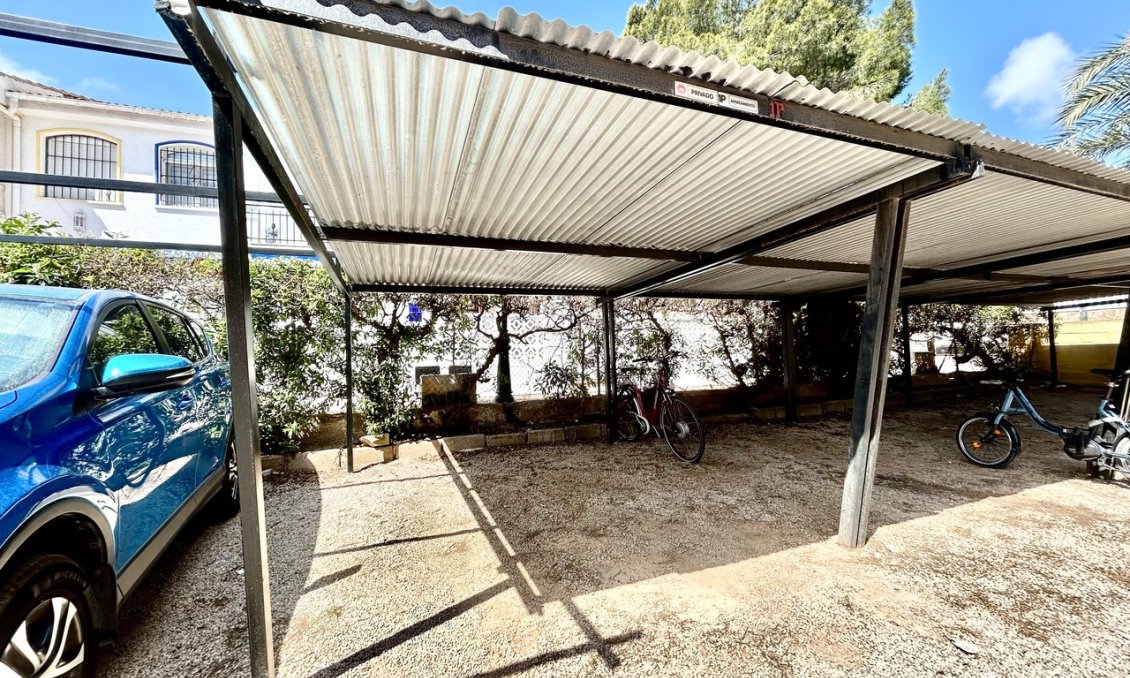 Használt Ingatlanok - Apartman -
La Zenia - Costa Blanca